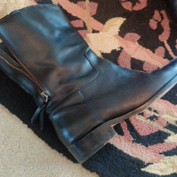 Cole Haan short booties EUC - Picture 3 of 4